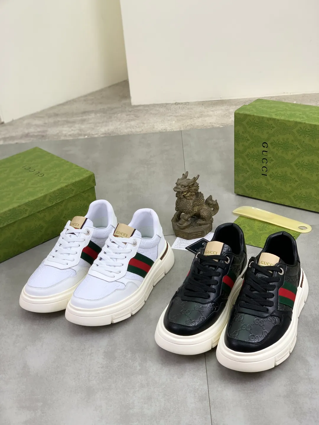 Men's shoes 💰P400💰[New style]🆘 The latest model from Gucci GUCCI official website🎁Classic casual and fashionable men's shoes👟Best model💥The style is simple and elegant, exclusive for trendy men. Unique official website latest brand elements👑Gucci original decoration, fashionable and generous, original soft calfskin fabric➕Comfortable soft first-layer pigskin lining ✅The official website specifies wear-resistant casual outsole, the classic model is photographed in real life🎬Color: 2️⃣colors available😍Number of codes: 38-44